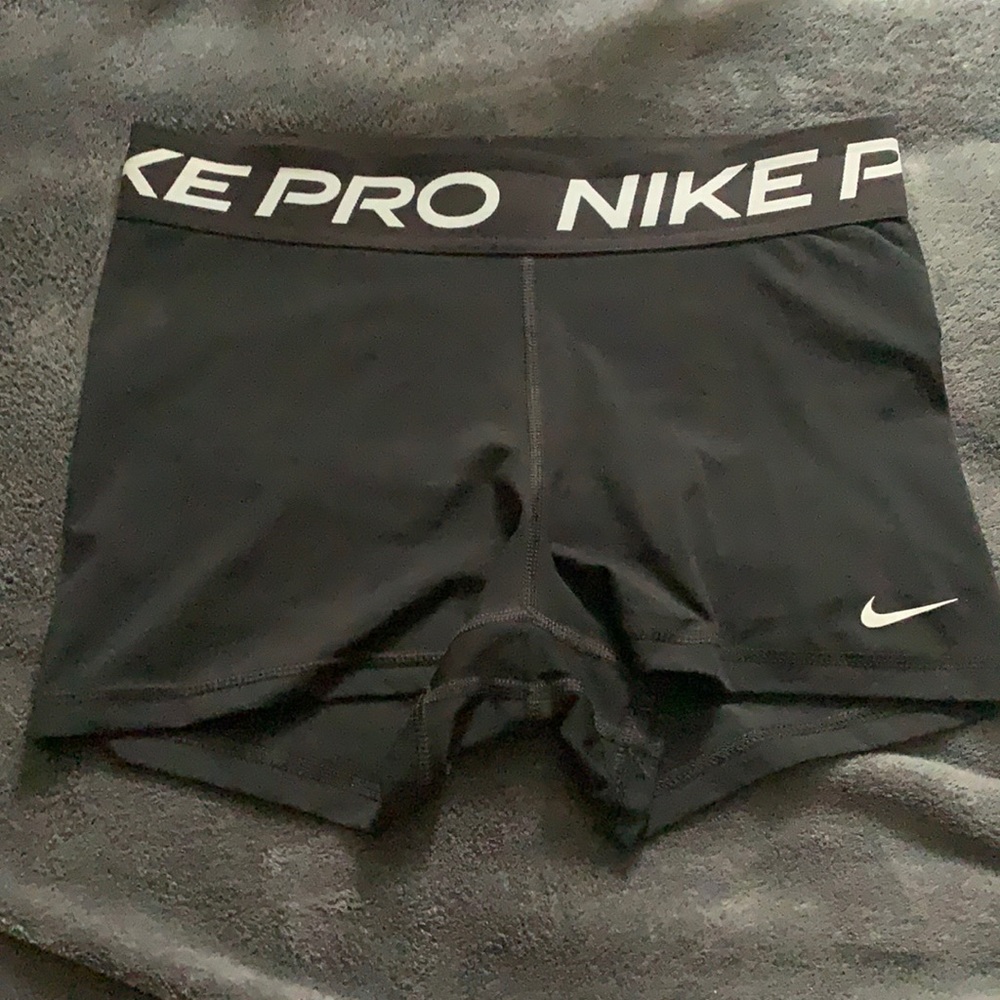 [Nike] Nike pro shorts